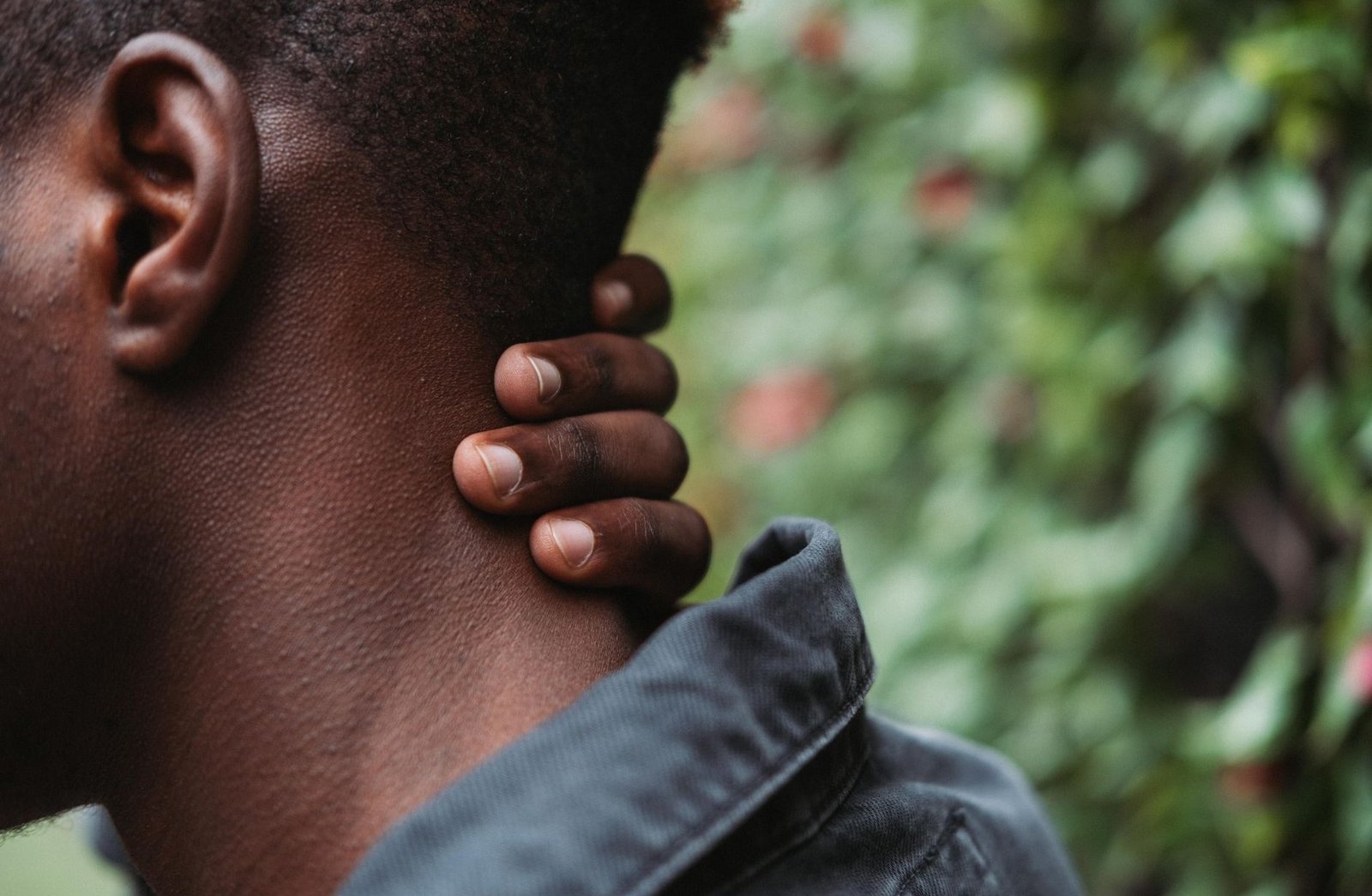 Does it matter which side your neck pain is on?